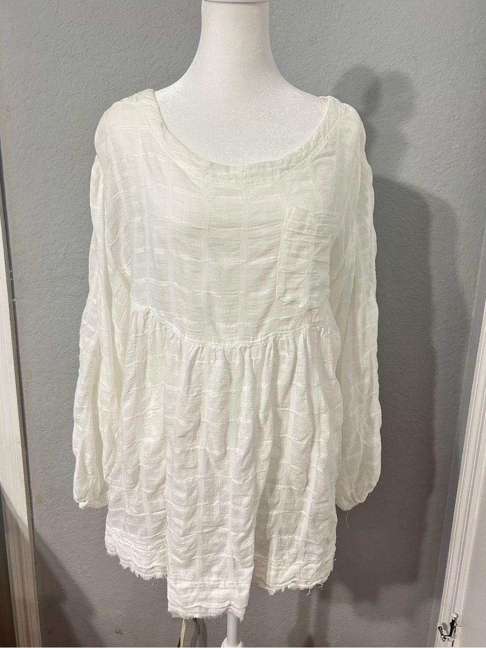 We The Free Women White Textured Buttonless Tunic Size extra Small OVERSIZE. - Picture 2 of 15